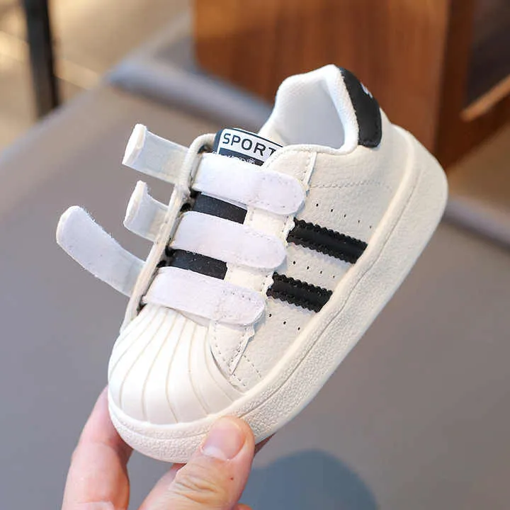 أحذية كاجوال عصرية للأطفال للربيع والخريف . Fashion Kids Casual Shoes for Spring and Autumn, Soft