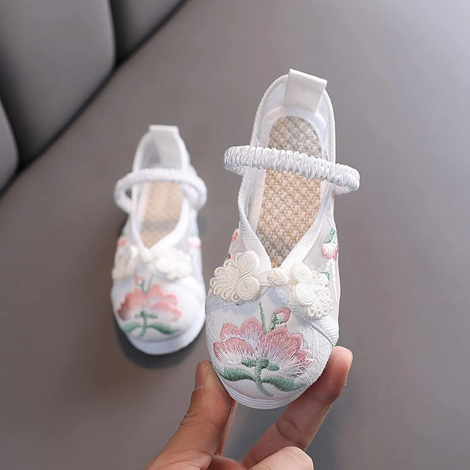 Children House Shoes Girls Flat Bottomed Embroidered Sandals Fashionable Children Performance Shoes for Toddler