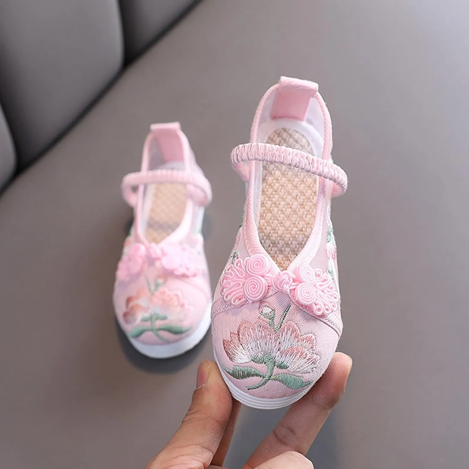 Children House Shoes Girls Flat Bottomed Embroidered Sandals Fashionable Children Performance Shoes for Toddler