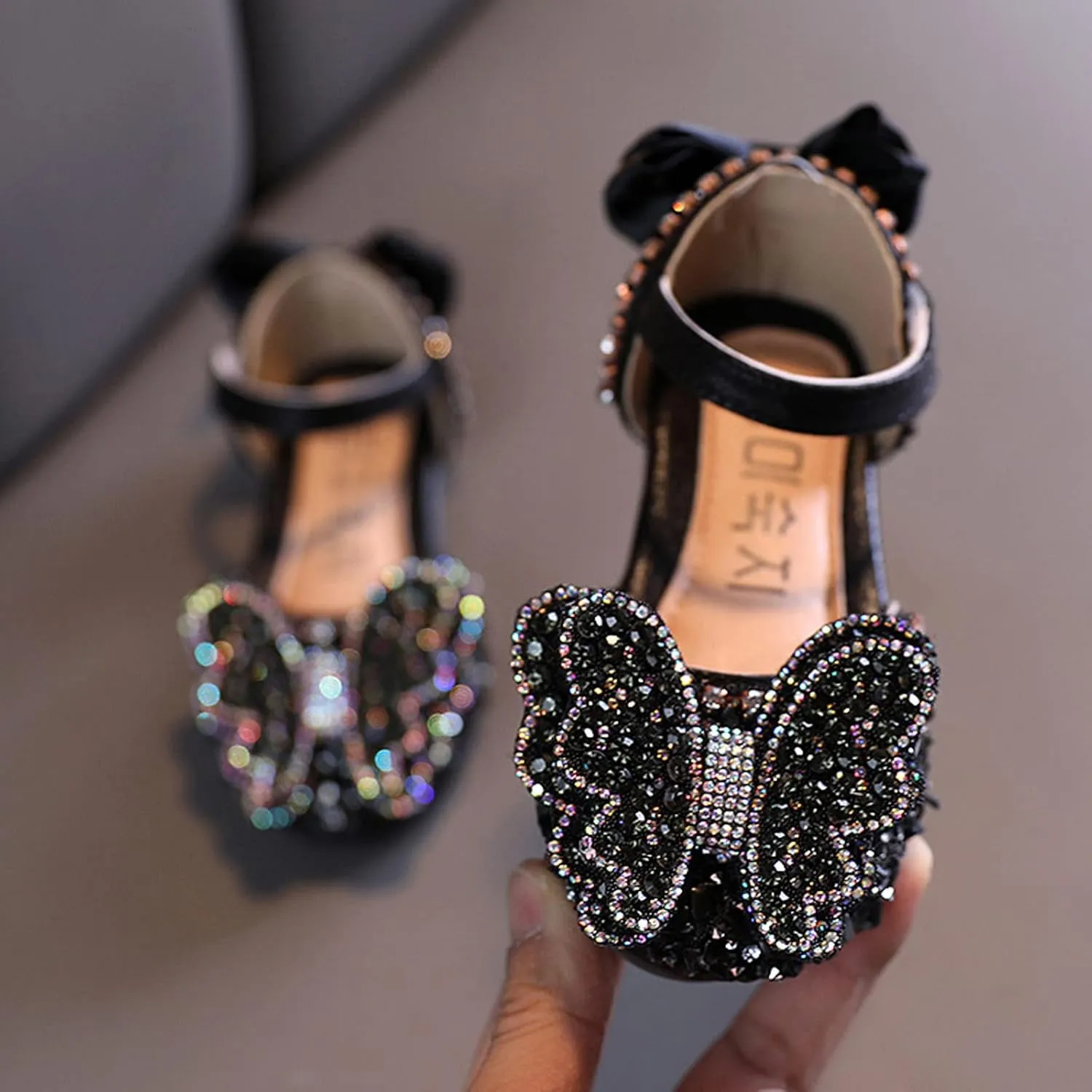 Girls Ballet Shoes Fashion Summer Girls Dance Shoes Princess Dress Performance Shoes Ribbon Pearl Bow Sandals Shoes