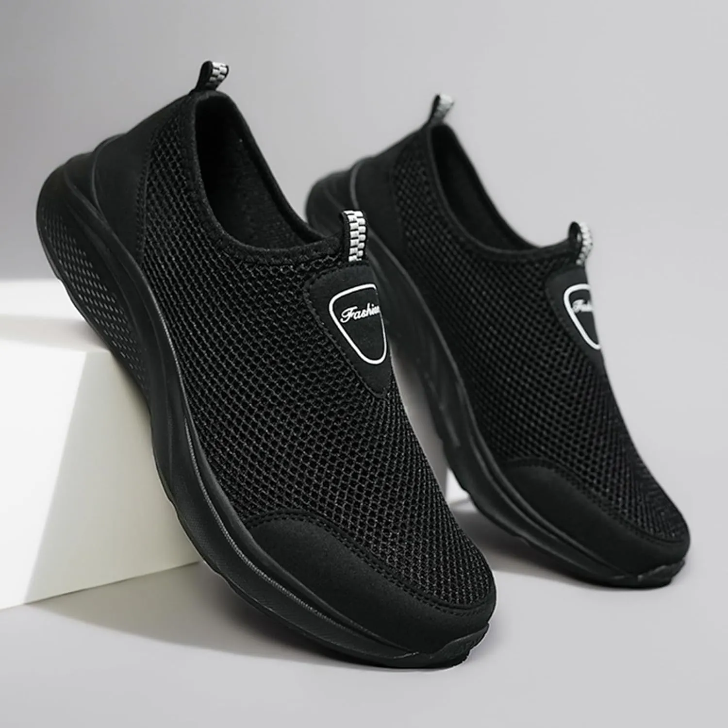 Men's Hollow Mesh Sports Shoes Fashionable Breathable Walking Shoes Comfortable Barefoot Minimalist Shoe