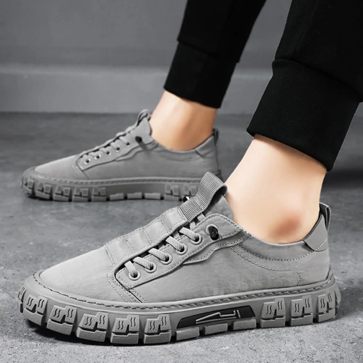Men's Lightweight Non Slip Barefoot Shoes Lightweight Breathable Slip on Running Shoe Non Slip Barefoot Sneaker