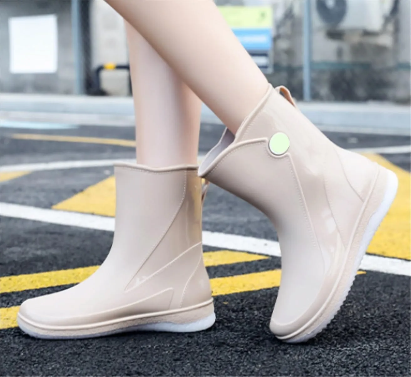 Outdoor Work Booties Women's Waterproof Rain Boots Non Slip Kitchen Work Versatile Short Boots Outdoor Gardening Work