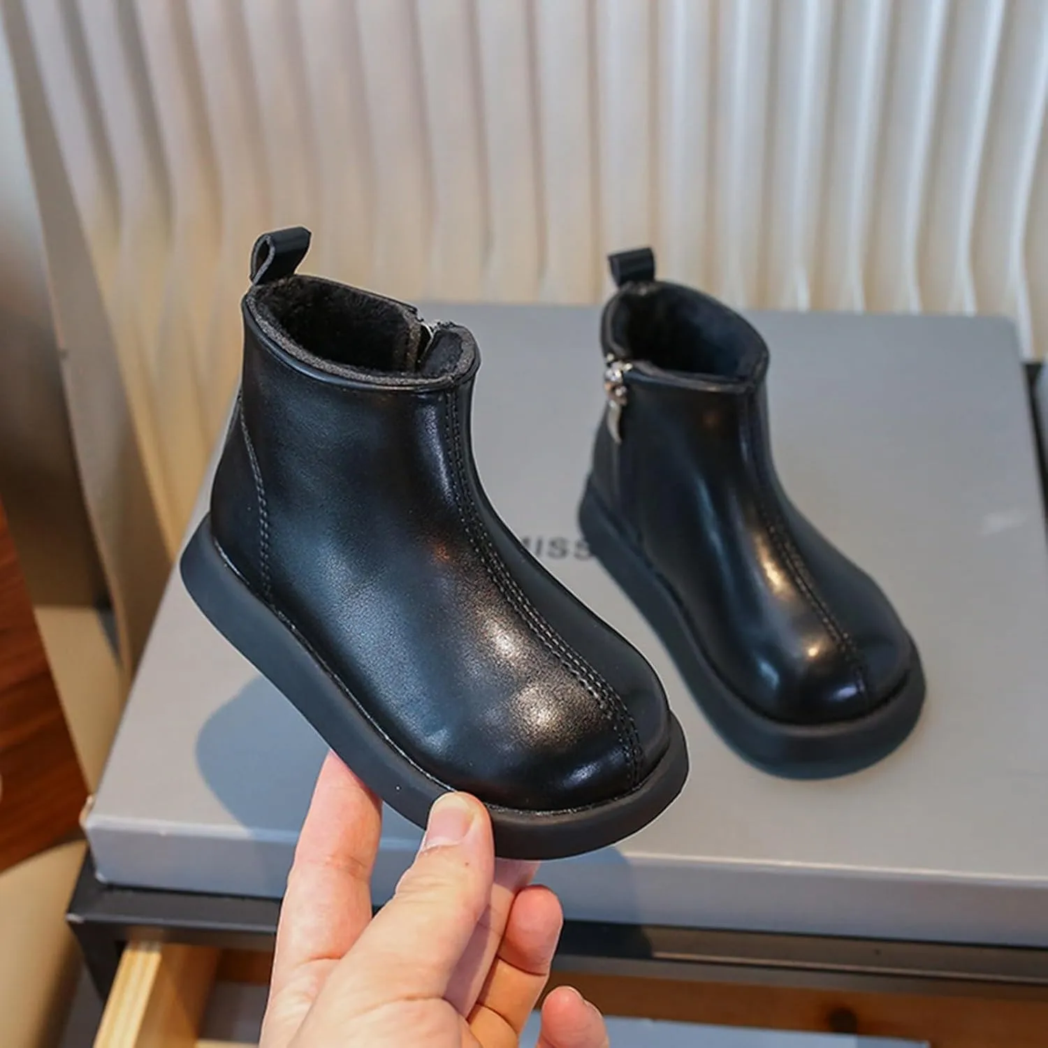 Unisex Kids Plush Ankle Boot Comfy Warm Round Toe Waterroof Solid Classic Working Shoes School Platform Sneakers